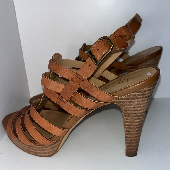 Franco Sarto Leather Tan Heels. Size 6.5 - Picture 4 of 9